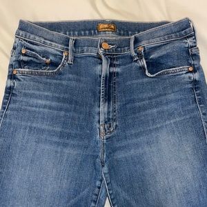 Mother denim the insider crop step fray size 31.